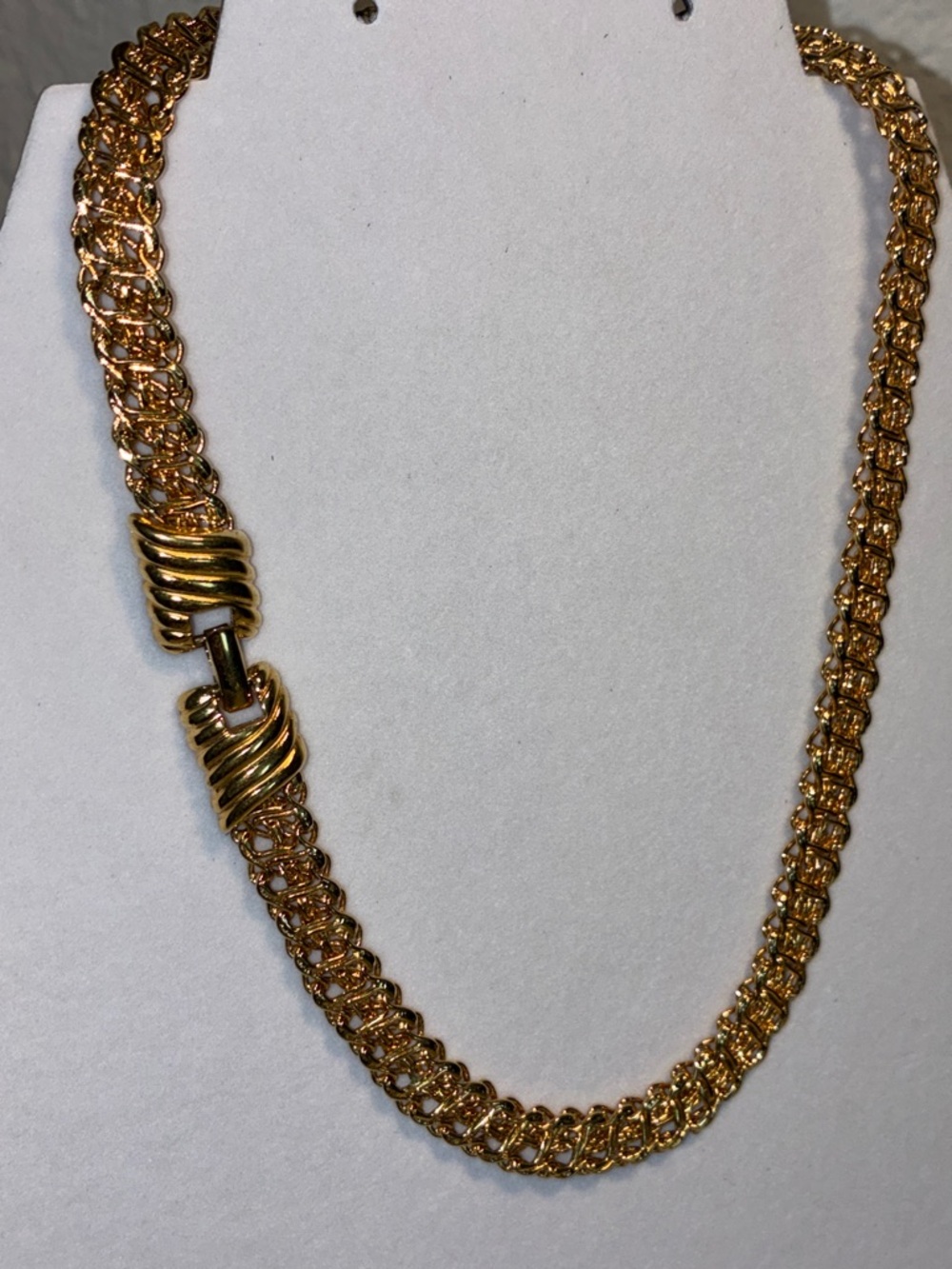 VTG Monet Gold-Tone Woven Rope Necklace Choker Everyday Elegant Timeless